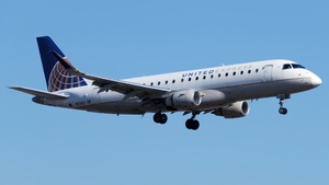 Photo of N134SY - Embraer ERJ-175LR operated by United Express (opb SkyWest Airlines)