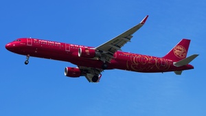 Photo of B-8068 - Airbus A321-211 operated by Juneyao Air