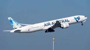 Photo of F-OREU - Boeing 777-39M(ER) operated by Air Austral