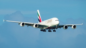 Photo of A6-EOB - Airbus A380-861 operated by Emirates