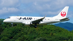 Photo of JA213J - Embraer ERJ-170STD operated by J-Air