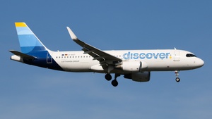 Photo of D-AIUT - Airbus A320-214 operated by Discover Airlines
