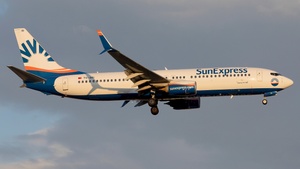Photo of TC-SRI - Boeing 737-8KN operated by SunExpress