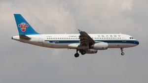 Photo of B-6627 - Airbus A320-232 operated by China Southern Airlines