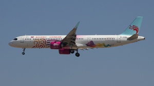 Photo of B-329Q - Airbus A321-251NX operated by Loong Air