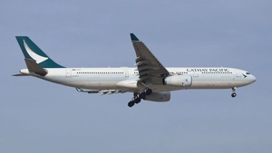 Photo of B-HLV - Airbus A330-343 operated by Cathay Pacific Airways