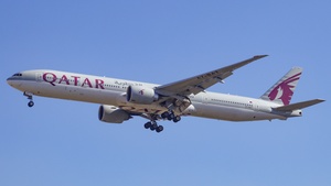 Photo of A7-BAT - Boeing 777-3DZ(ER) operated by Qatar Airways