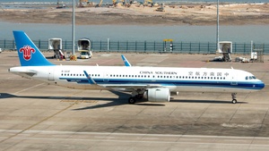 Photo of B-323F - Airbus A321-253NX operated by China Southern Airlines