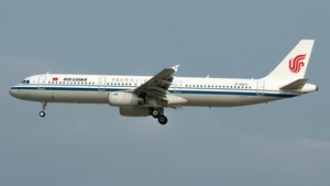 Photo of B-6823 - Airbus A321-232 operated by Air China