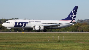Photo of SP-LYB - Boeing 737 MAX 8 operated by LOT Polish Airlines