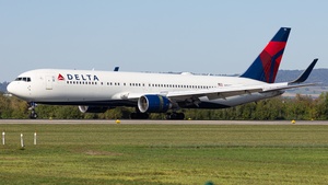 Photo of N196DN - Boeing 767-332(ER) operated by Delta Air Lines