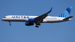 Photo of N67134 - Boeing 757-224 operated by United Airlines