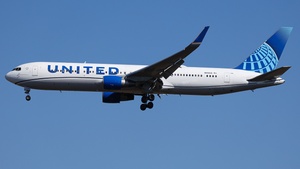 Photo of N656UA - Boeing 767-322(ER) operated by United Airlines