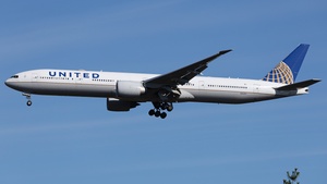 Photo of N2645U - Boeing 777-322(ER) operated by United Airlines