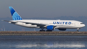 Photo of N215UA - Boeing 777-222 operated by United Airlines