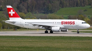 Photo of HB-IJQ - Airbus A320-214 operated by Swiss International Air Lines
