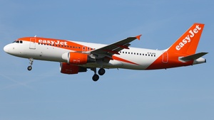 Photo of G-EJCD - Airbus A320-214 operated by easyJet