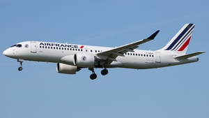 Photo of F-HZUC - Airbus A220-300 operated by Air France