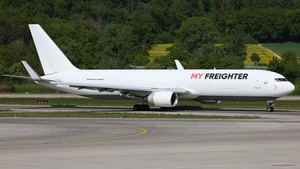 Photo with serial 25587 - Boeing 767-333(ER)(BCF)