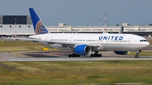 Photo of N225UA - Boeing 777-222(ER) operated by United Airlines