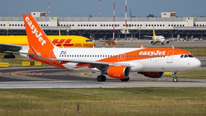 Photo of OE-IBF - Airbus A320-214 operated by easyJet Europe