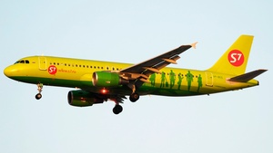 Photo of VP-BCS - Airbus A320-214 operated by S7 Airlines