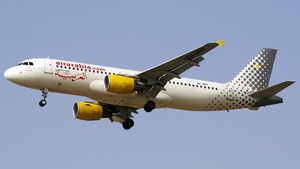 Photo of A6-ABZ - Airbus A320-214 operated by Air Arabia