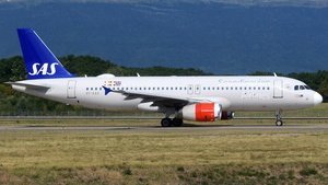 Photo of OY-KAS - Airbus A320-232 operated by SAS Scandinavian Airlines