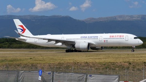 Photo of B-323H - Airbus A350-941 operated by China Eastern Airlines