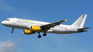 Photo of EC-LLJ - Airbus A320-214 operated by Vueling