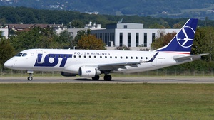 Photo of SP-LIL - Embraer ERJ-175LR operated by LOT Polish Airlines