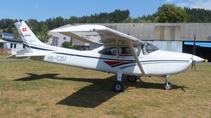 Photo of HB-CZU - Cessna 182S Skylane operated by Flubag
