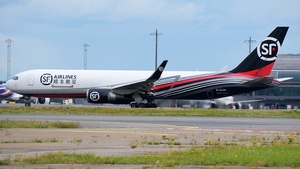 B-222D - Boeing 767-38E(ER)(BCF)