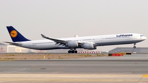 Photo of D-AIHU - Airbus A340-642 operated by Lufthansa