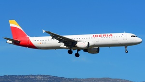 Photo of EC-HUI - Airbus A321-212 operated by Iberia