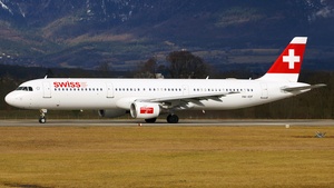 Photo of HB-IOF - Airbus A321-111 operated by Swiss International Air Lines