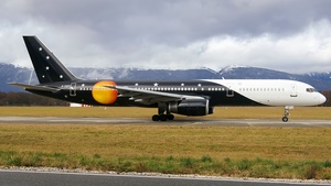Photo of G-ZAPU - Boeing 757-2Y0 operated by Titan Airways