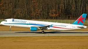 Photo of G-OOAV - Airbus A321-211 operated by First Choice Airways