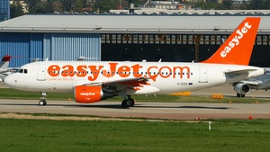 Photo of G-EZIZ - Airbus A319-111 operated by easyJet