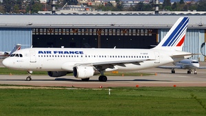 Photo of F-GFKF - Airbus A320-111 operated by Air France