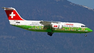 Photo of HB-IYS - British Aerospace Avro RJ100 operated by Swiss International Air Lines