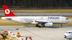 Photo of TC-JPC - Airbus A320-232 operated by Turkish Airlines