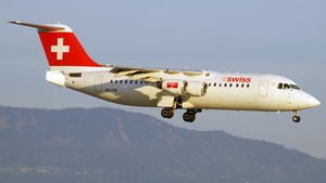 Photo of HB-IYW - British Aerospace Avro RJ100 operated by Swiss International Air Lines