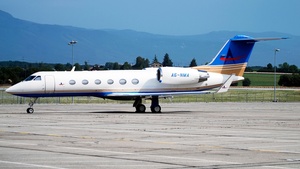 Photo of A6-NMA - Gulfstream GIV-SP operated by Royal Jet
