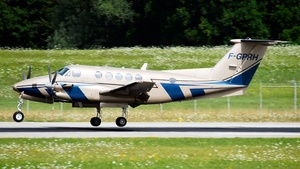Photo of F-GPRH - Beechcraft 300LW Super King Air operated by Private