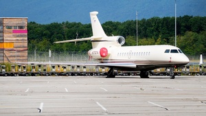 Photo of N7707X - Dassault Falcon 7X operated by ACM Aviation