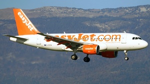 Photo of G-EZIA - Airbus A319-111 operated by easyJet