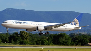 Photo of N66051 - Boeing 767-424(ER) operated by Continental Airlines