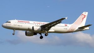 Photo of TS-IMN - Airbus A320-211 operated by Tunisair