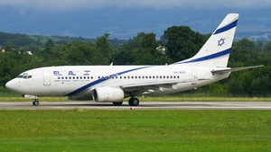 Photo of 4X-EKD - Boeing 737-758 operated by El Al Israel Airlines